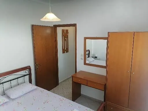 Porto Almira Beachfront Apartments 尼基季