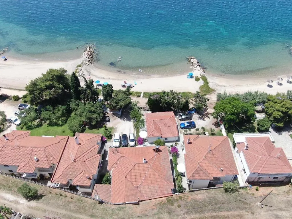 Porto Almira Beachfront Apartments 尼基季 希腊